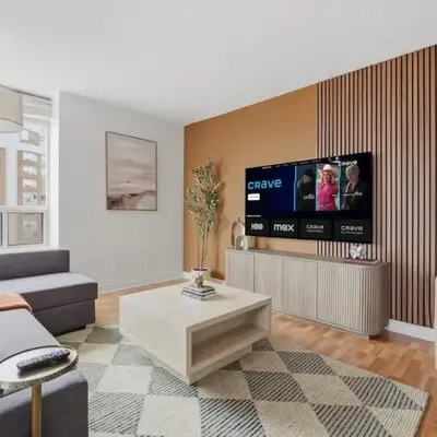 Elegant 2BR Sky Condo for 9 - Terrace - Lake Views