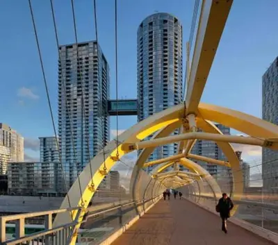 Gallery image of Vibrant City Stay 2BR Free parking & Wi-Fi in Toronto