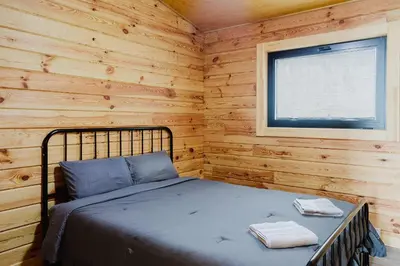 Gallery image of Rice Lake #8 2-BDR Lakefront Cottage in Harwood