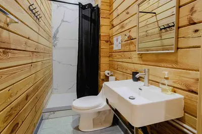 Gallery image of Rice Lake #8 2-BDR Lakefront Cottage in Harwood