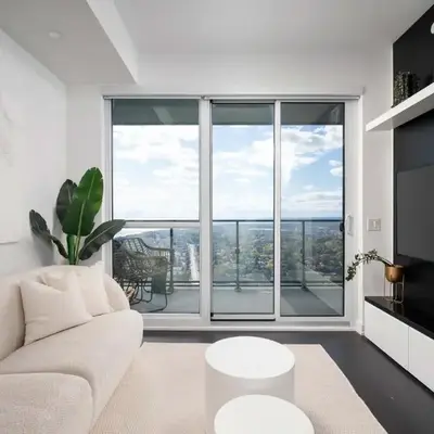 Elegant Sunset Lake View Suite with Parking