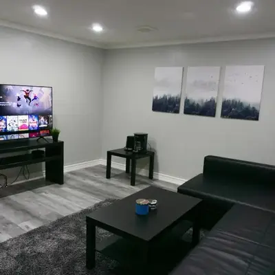 Modern 3 Bedroom Guest Suite