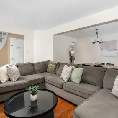House with 5 Beds for Families in Great Location