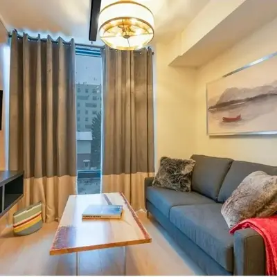 Cozy 2BD Near UW