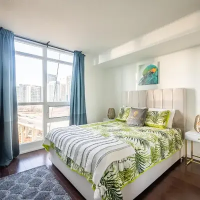 Panoramic 2 Bedroom Condo with Terrace Fort York Downtown Toronto