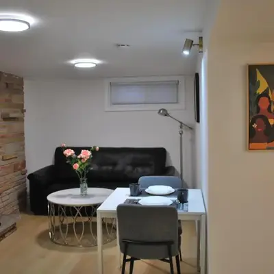 Cozy Private Room with Shared Bathroom in Toronto