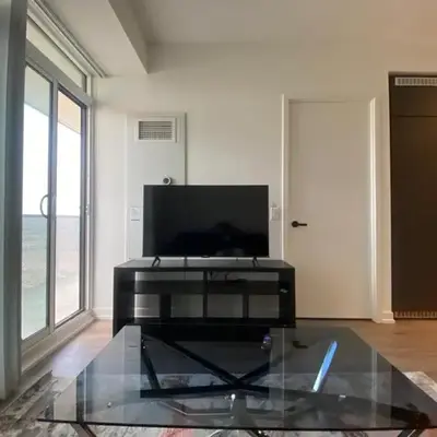 Luxury 2 Bed Apartment In Vaughan Near Wonderland!