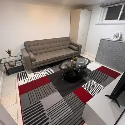 Charming 2 Bedroom Basement Apartment