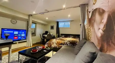Gallery image of Cozy Private in Richmond Hill