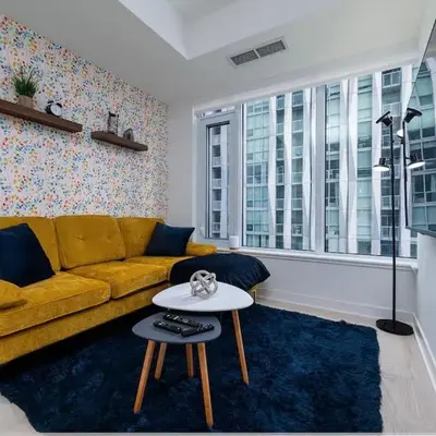 Stylish Yorkville Condo Sleeps 3 Prime Location