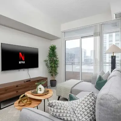 Modern CityPlace 2BR Balcony & Free Parking