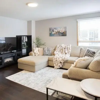 Spacious & Cozy in the Heart of Town