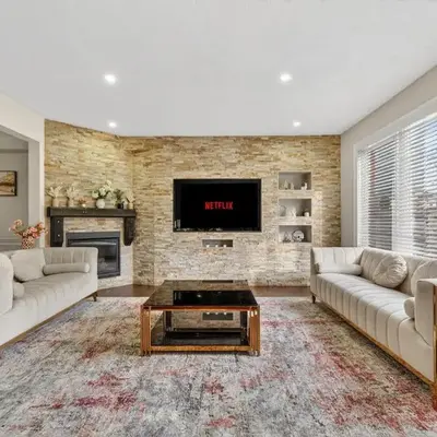 Spacious Modern 5BR Home Sleeps 13 Family home