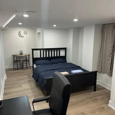 Cozy Basement Studio with Private Bathroom and Kitchen