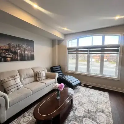 Modern Luxury Townhome with 2BR Balcony plus Parking - Happy Oaks
