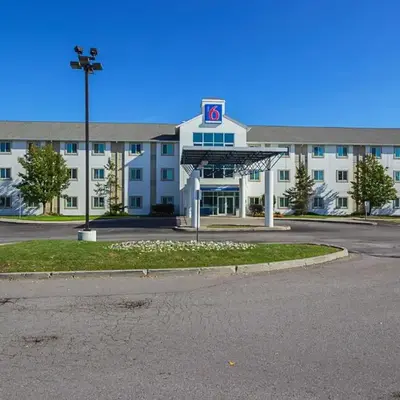 Motel 6-Whitby