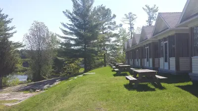Gallery image of Burleigh Falls Inn in Burleigh Falls