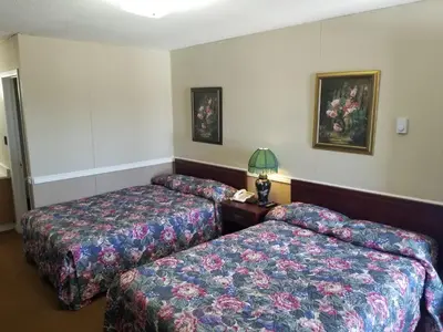 Gallery image of Twin Oaks Motel in Orono