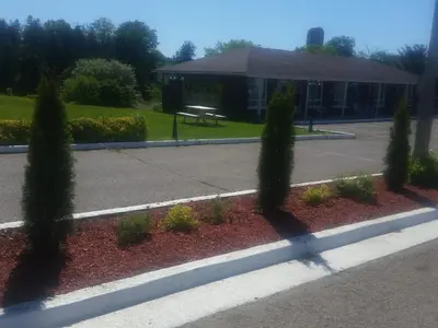 Gallery image of Twin Oaks Motel in Orono