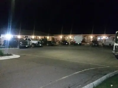 Gallery image of Twin Oaks Motel in Orono
