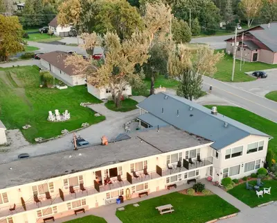 an overhead view of a building with a courtyard at Lakeside Inn in Orillia