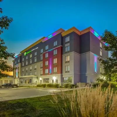 Holiday Inn Express & Suites - Woodstock