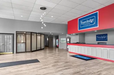 an empty lobby of a fast food restaurant at Travelodge by Wyndham Lindsay in Lindsay