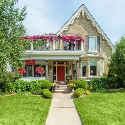 Avery House B&B