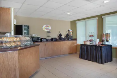Gallery image of Super 8 by Wyndham Midland in Midland