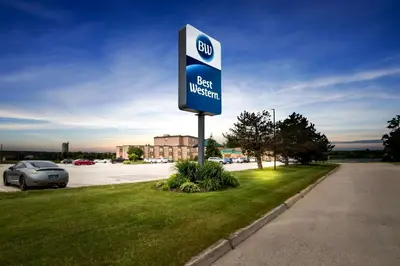 a sign for a rest museum in a parking lot at Best Western Inn On The Bay in Owen Sound