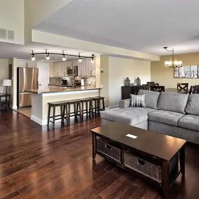 Large luxurious upper floor condo in Sierra Lane
