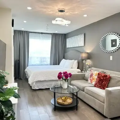 Modern Lux Family Rooms - KingBed - Near Sheppard W Station Toronto