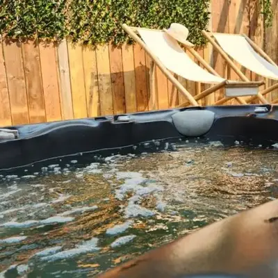 Boho Cottage - Hot tub and close to Beach