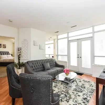 PlanURstay - Amazing 2BR & 2BTH - Near Square One Mall