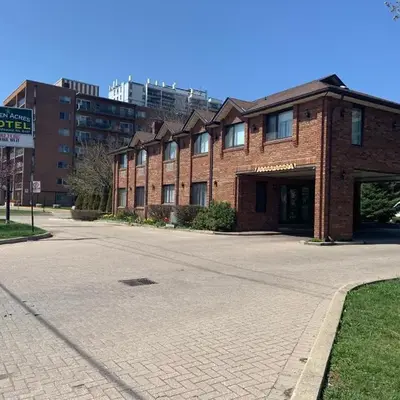 Toronto Lakeshore Hotel