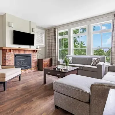 Blue Mountain Getaway Located on Golf Course