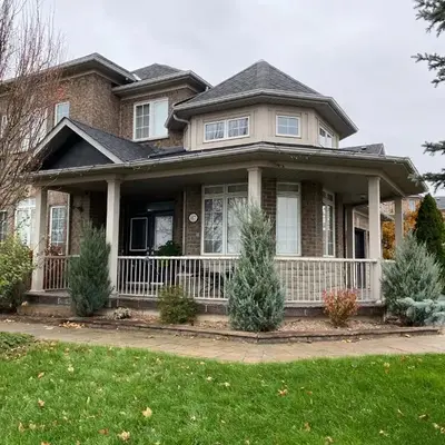 Aurora Executive Upscale Residence Three Bedrooms Three and Half Bathrooms
