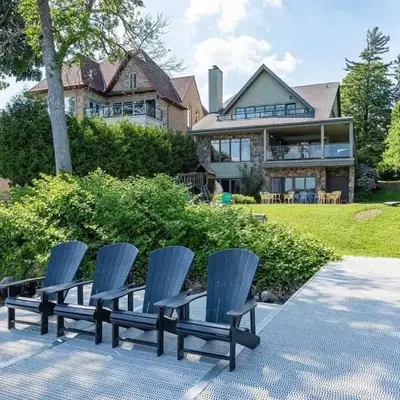 Family Lakeside Oasis