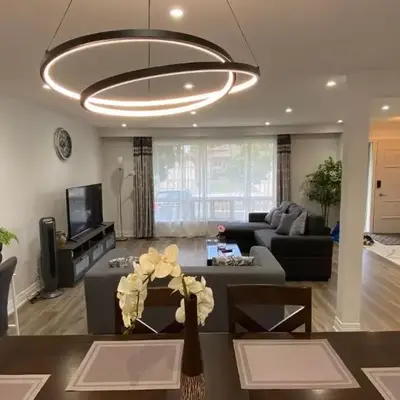 Spectacular 3 BR 2 WR House - Close to Airport