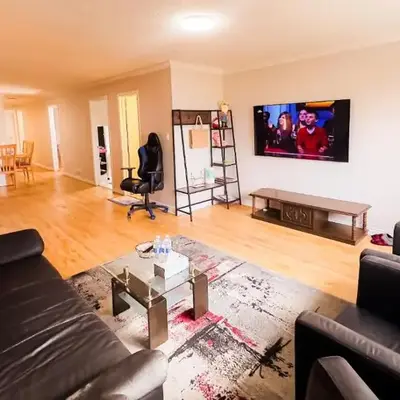 Full Privacy Apartment with Free Parkrings