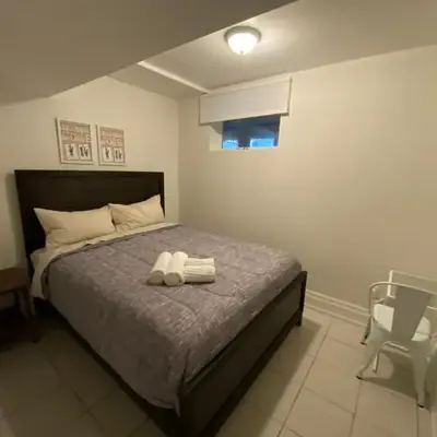 Yorkmills and Bayview !C Cozy & Stylish Private Bdr with Shared Bathroom