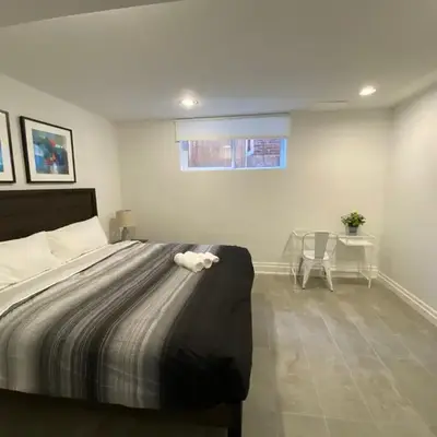 Yorkmills and Bayview !A Spacious and Modern Private Bdr with Shared Bathroom