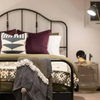 Professionally Designed 1-Bedroom in Prime Toronto