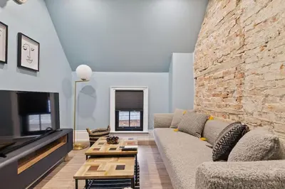 Gallery image of Luxury Contemporary Condo in Downtown Collingwood 97044 in Collingwood