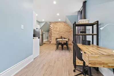 Gallery image of Luxury Contemporary Condo in Downtown Collingwood 97044 in Collingwood