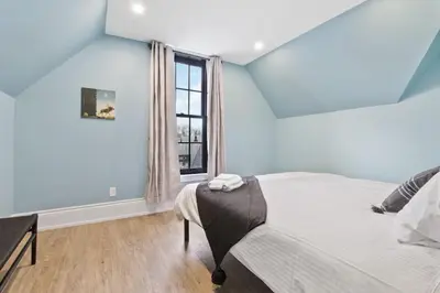 Gallery image of Luxury Contemporary Condo in Downtown Collingwood 97044 in Collingwood