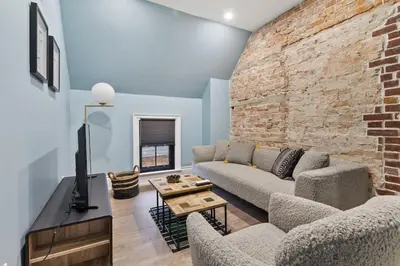 Gallery image of Luxury Contemporary Condo in Downtown Collingwood 97044 in Collingwood