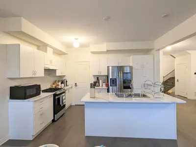 Gallery image of PARADISE VILLa Bowmanville in Bowmanville