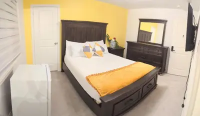 Gallery image of PARADISE VILLa Bowmanville in Bowmanville