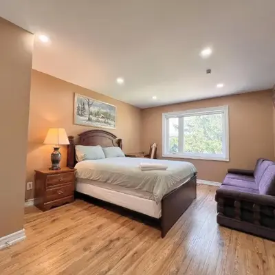 Spacious Rooms with Bath Near Wonderland & Vaughan Mills Mall